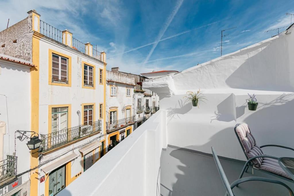 Home Near Evora'S Main Square With Private Terrace Exterior photo